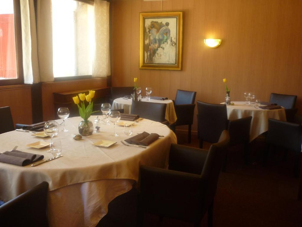 Logis Hotel Le Relais Du Serre Dieulefit Exteriör bild